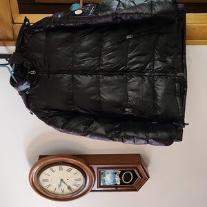 UNKNOWN MANUFACTURER LARGE Men's Winter Puffer Jacket with Zipper Hood.